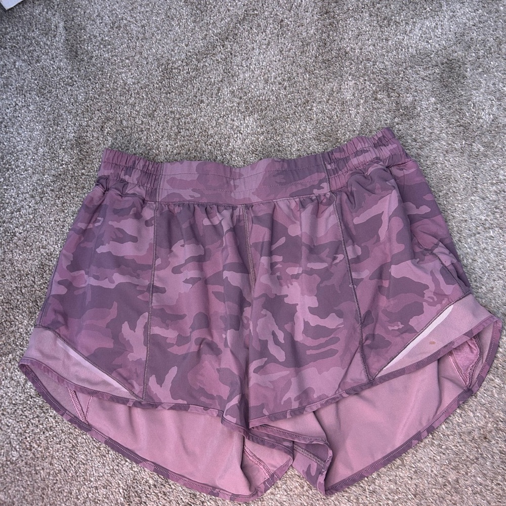 Lululemon Hotty Hot Shorts 4” Inseam Purple Camo Size 10